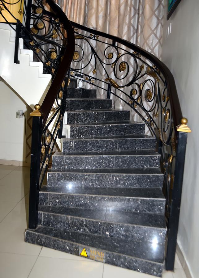 De Rigg Place - Alaka Estate, Surulere Lagos Exterior photo